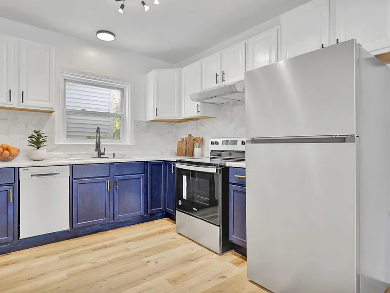 1033 E Cesar E Chavez Ave #1 — Photo 15