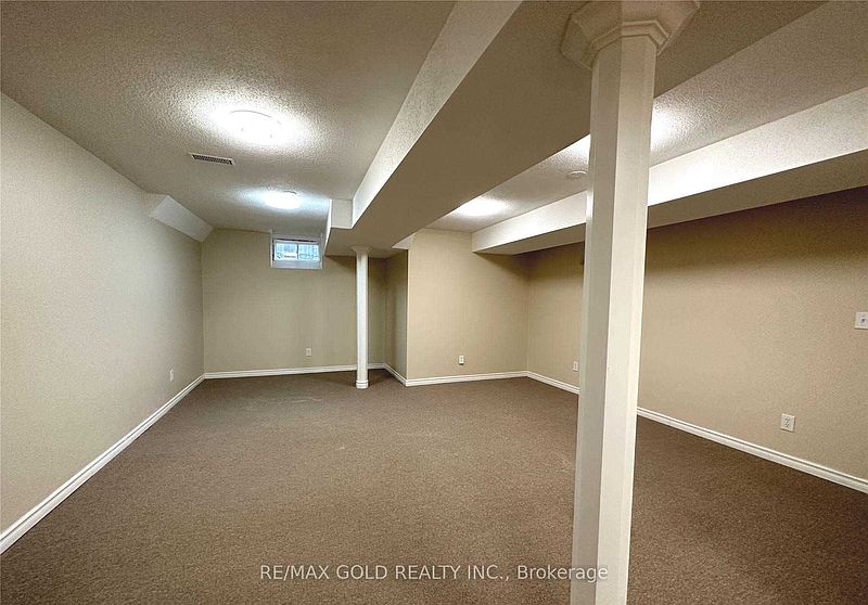 Oakville Townhouse for rent - 3 Bedrooms — photo 27