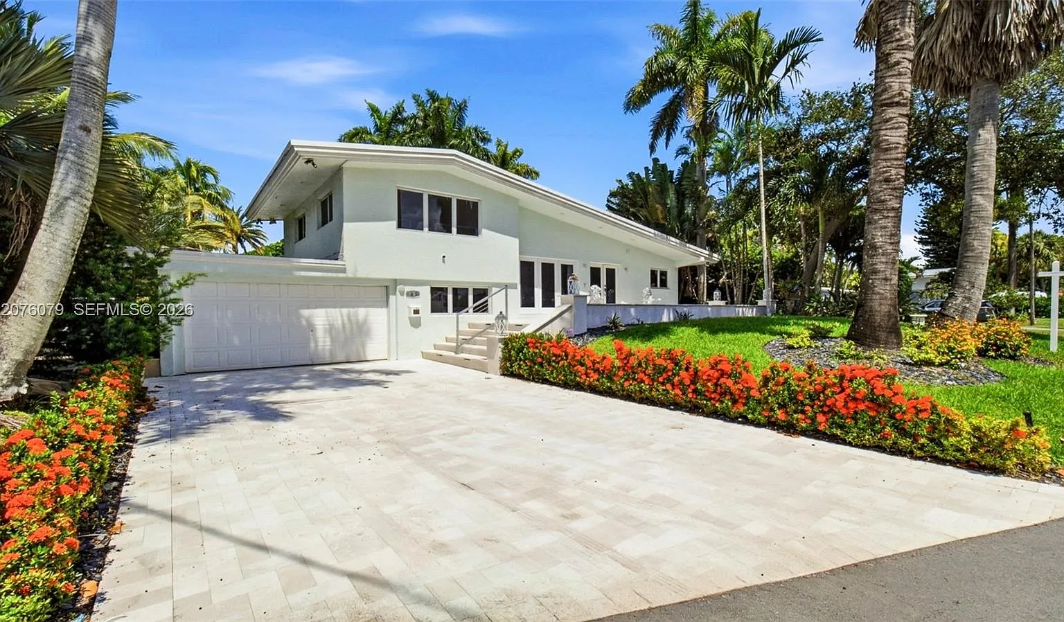 Lauderdale Isles No 2-Blk — Photo 1