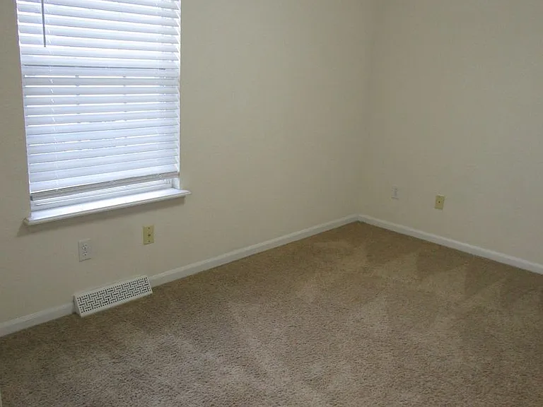 4402 - 4404 Jeana Court — Photo 39