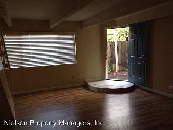 4th image of 2608 Q St APT 07