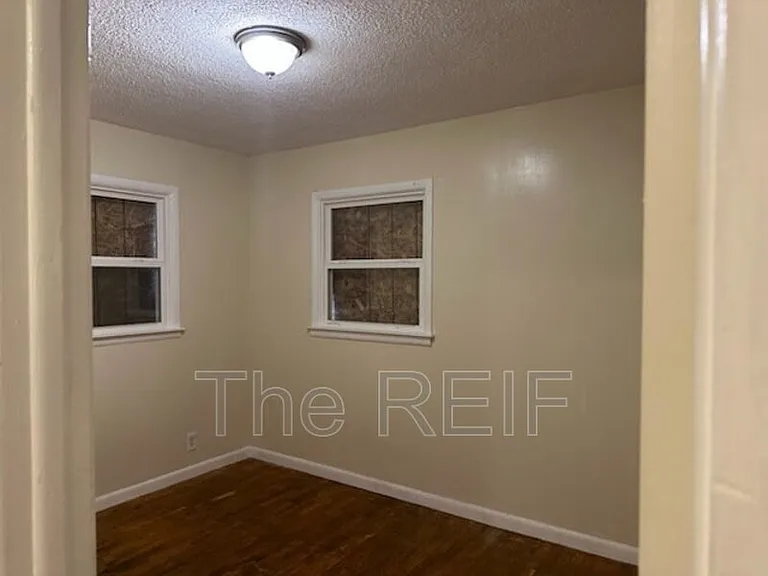 1080 E Cornell Ave — Photo 15