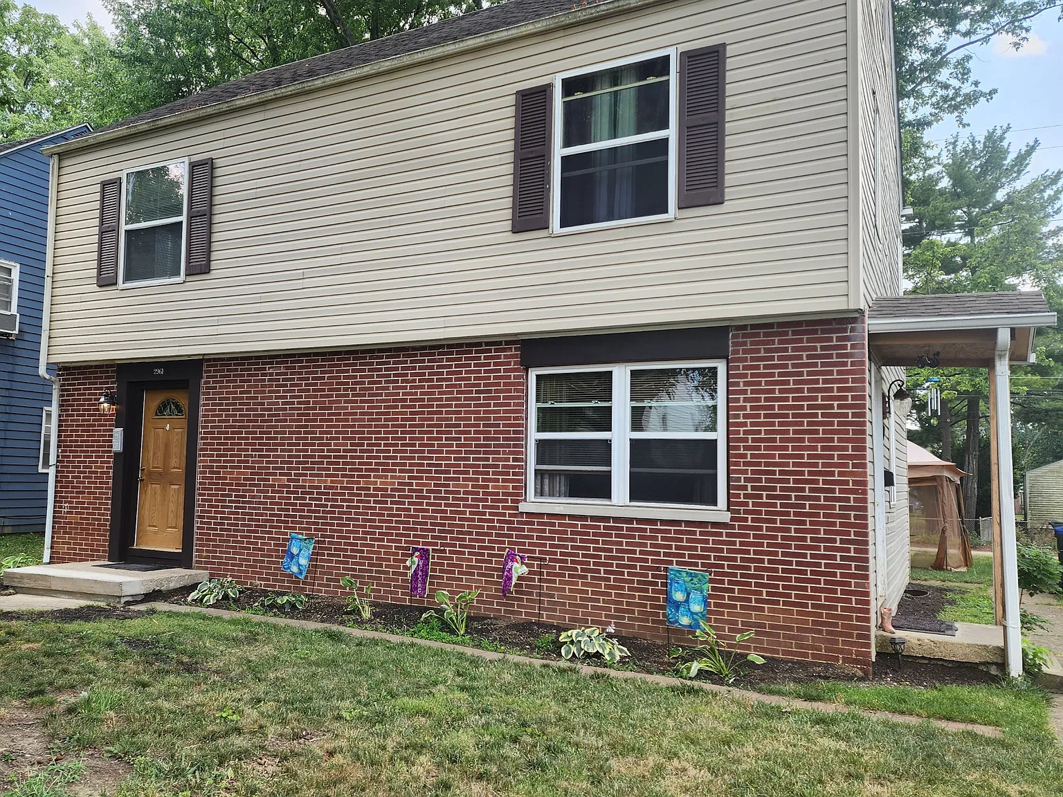 2961 E Moreland Dr — Photo 2