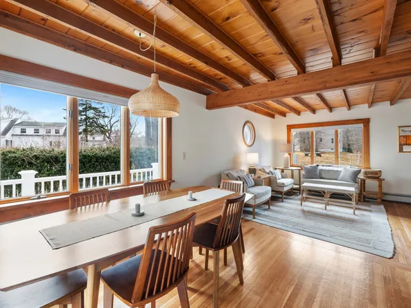 43 Mills Rd, Kennebunkport, ME 04046