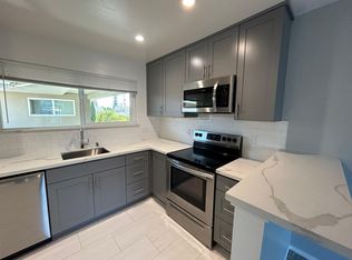 832 Walnut St #22, San Carlos, CA 94070