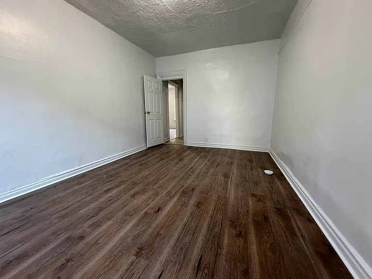 564 Audubon Ave #6C — Photo 2
