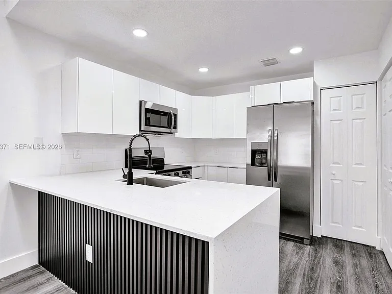 1818 Adventure Pl — Photo 18