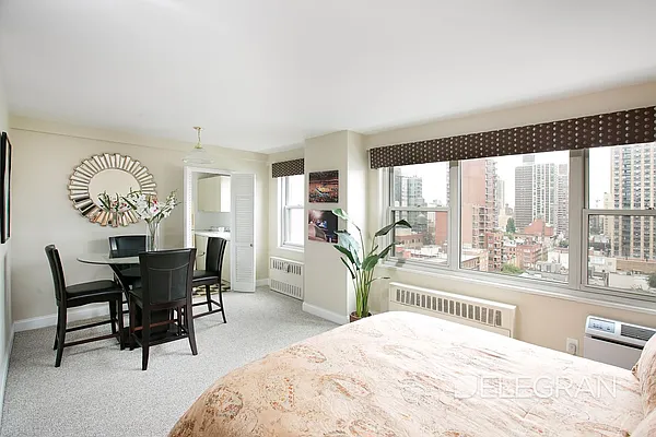 Sold by (Legacy) Elegran | media 13