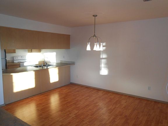 Dining room, breakfast bar