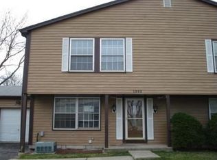 1392 S Glen Cir APT A, Aurora, IL 60506