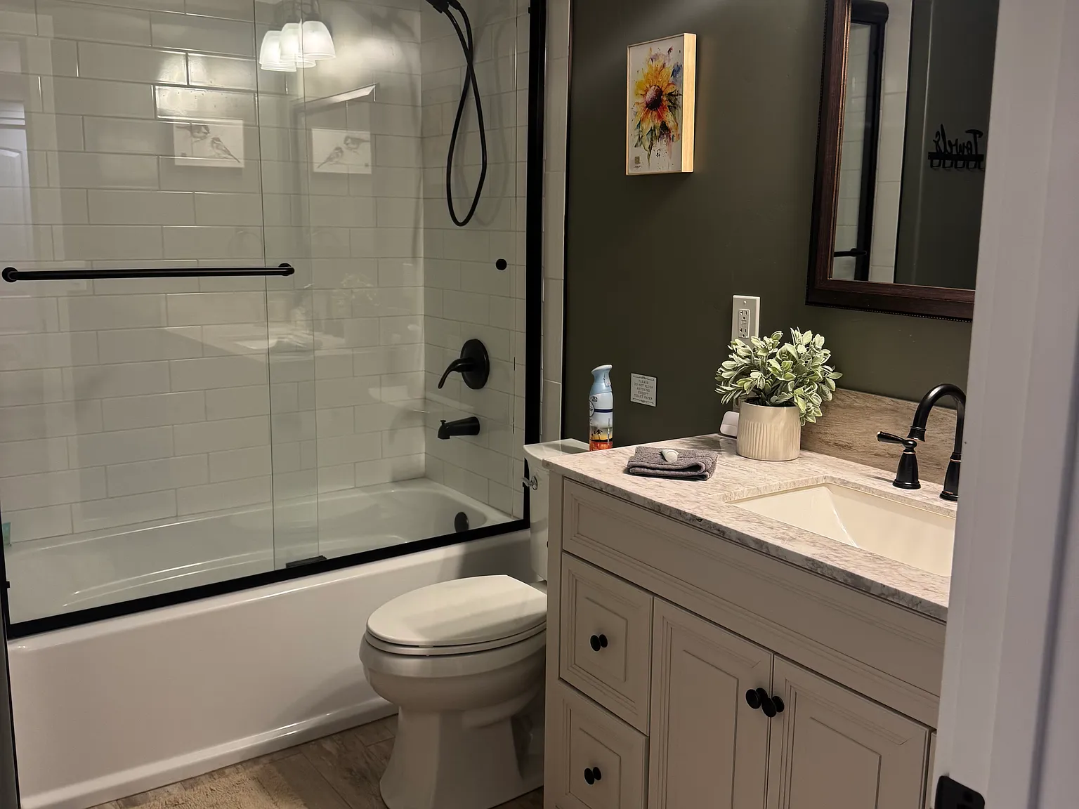 2 bed, 1200 sqft, $2,000 — Photo 2