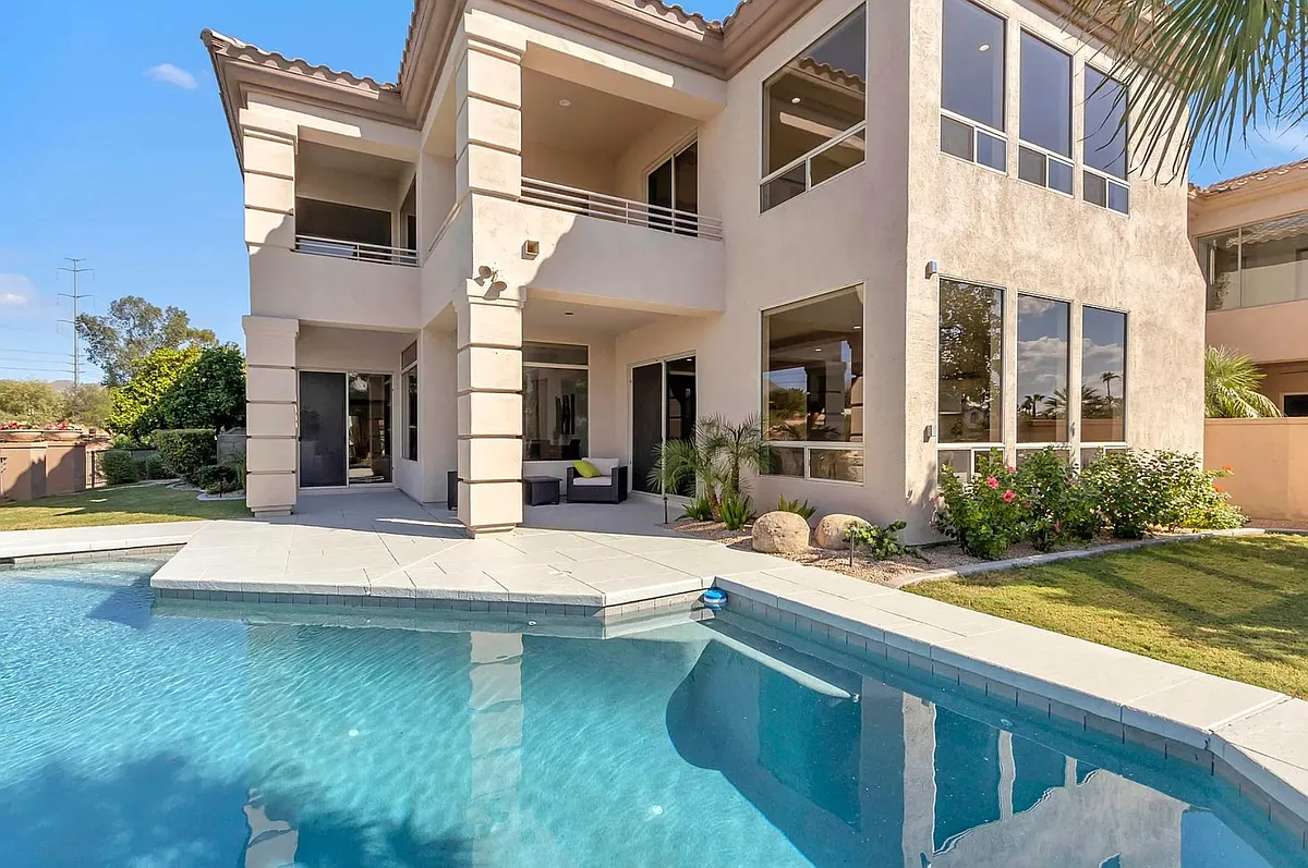 Building Photo - E Cochise Dr