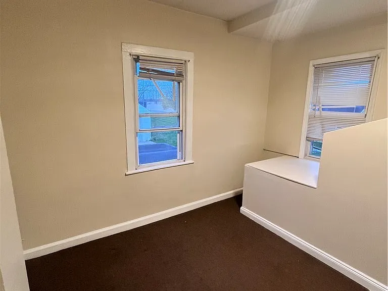 7516 Bancroft Ave — Photo 12