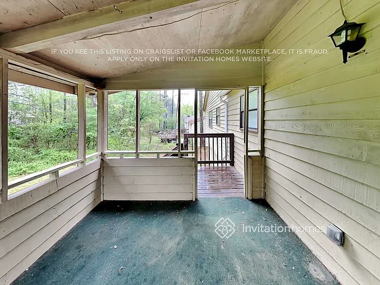 4026 Leicester Dr NE — Photo 22