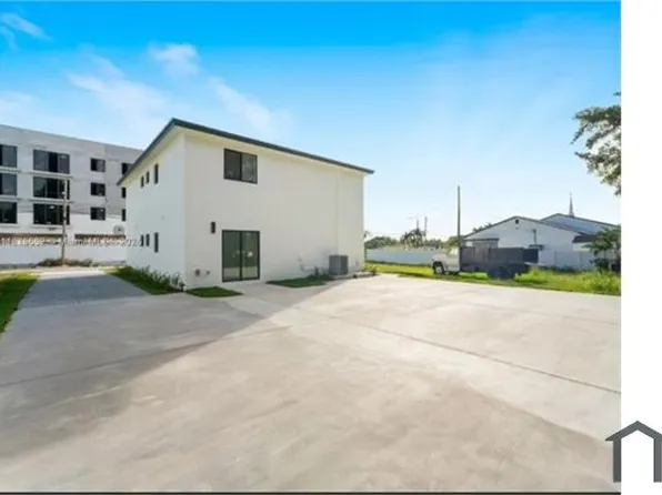 11997 SW 218th St, Miami, FL