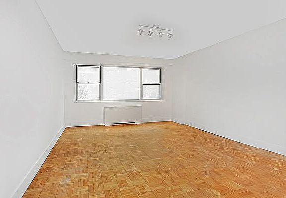 3rd image of 330 E 49th St APT 3F