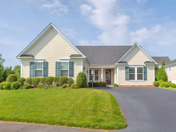 2417 Ferndown Ln, Keswick, VA 22947