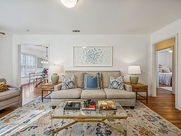 4th image of 3704 Wildwood Rd