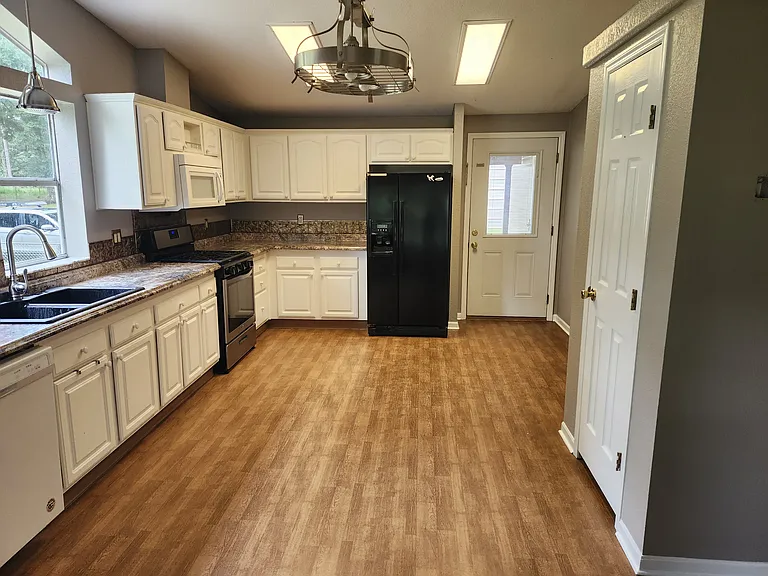 SW Buck Ct — Photo 15