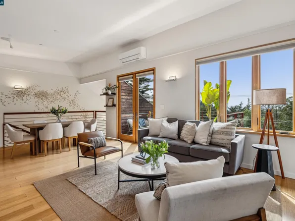 7050 Exeter Dr, Oakland, CA 94611