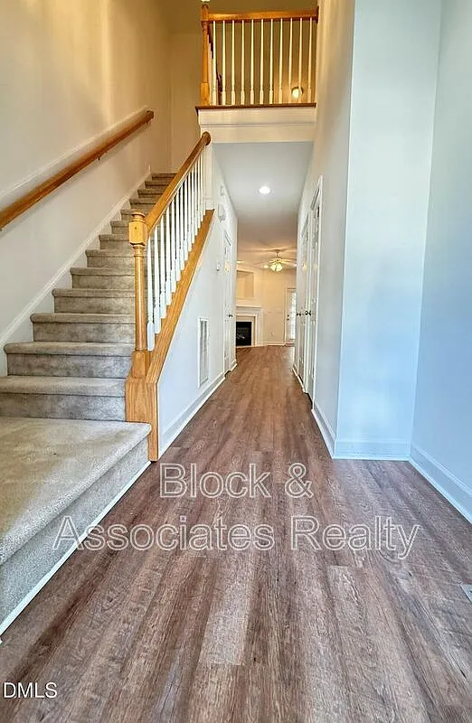 2 bed, 2.5 bath, 1516 sqft, $1,795 — Photo 3