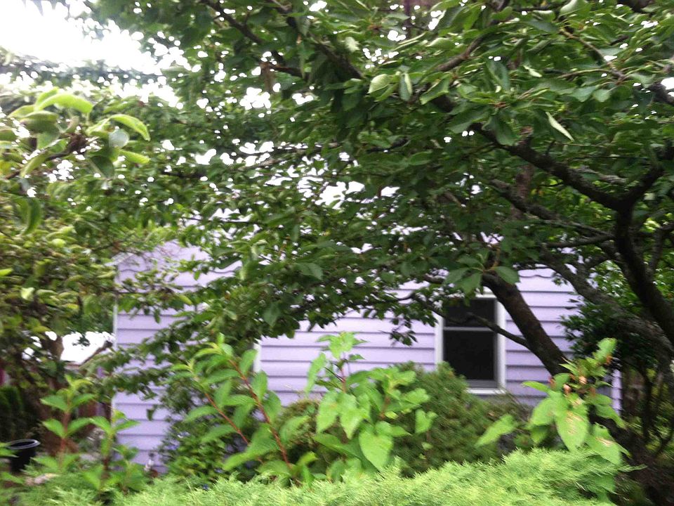 2nd image of 2615 NE 70th St