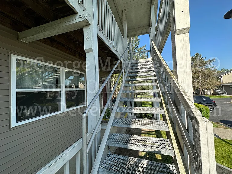Burdick Estates Apartments — Photo 81