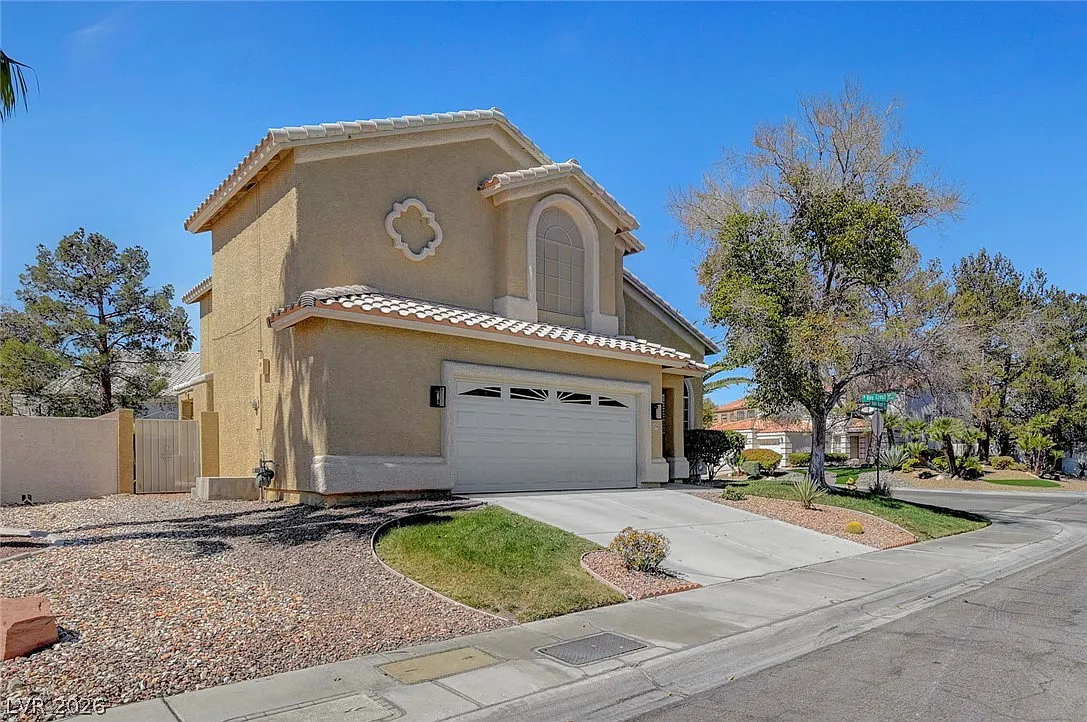 3 bed, 2.5 bath, 2104 sqft, $3,295 — Photo 3
