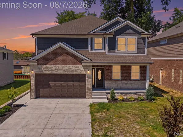 38165 Cherry Ln, Harrison Township, MI 48045