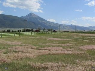14 Arrowhead Rd, Livingston, MT 59047