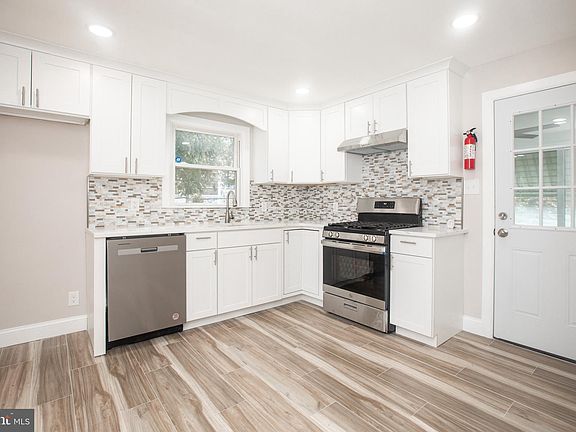 5th image of 205 Quimby Ave