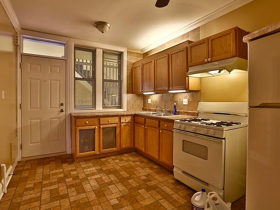 5th image of 5701 S Richmond St #2