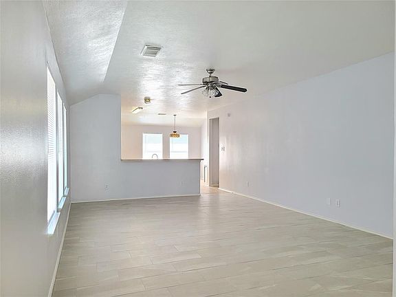 4th image of 4734 Cypressbluff Ln