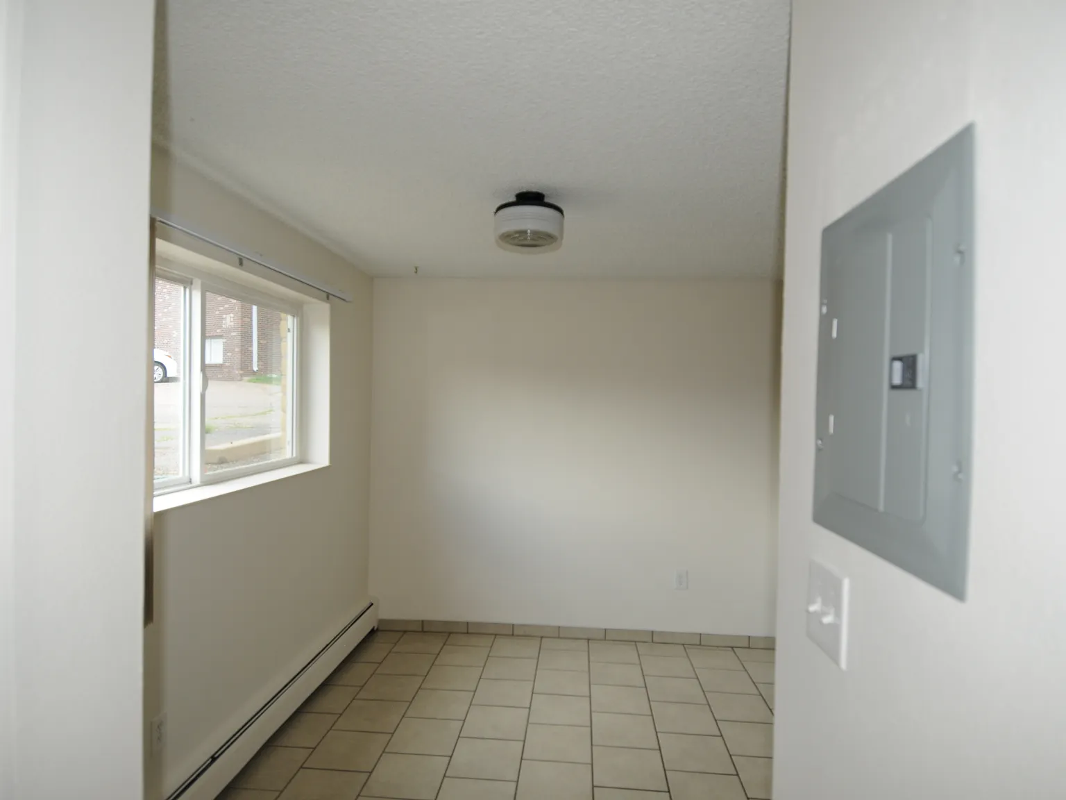 Studio, 350 sqft, $850 — Photo 2