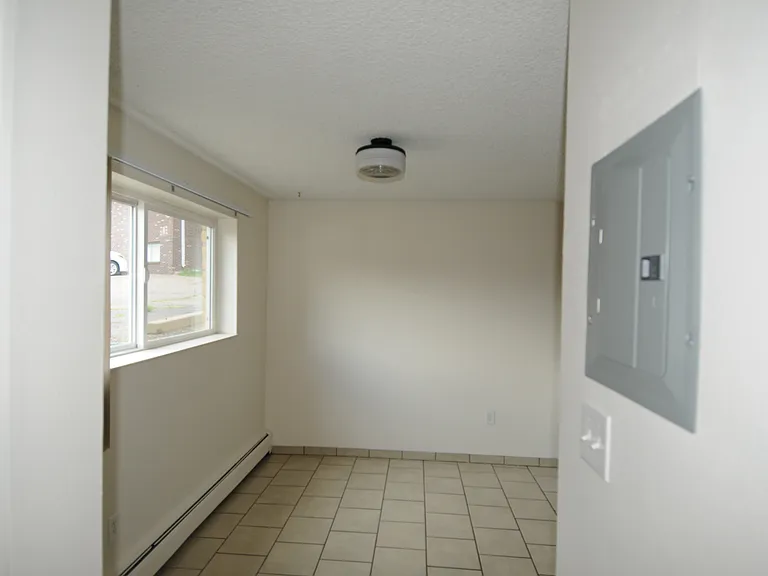 10516 W 7th Ave — Photo 2