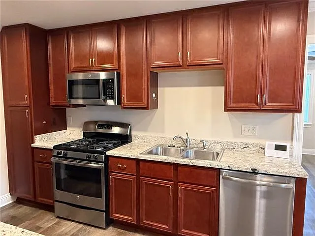 1055 Bonnabel Blvd — Photo 3