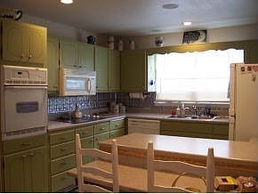 Kitchen with bkfst bar
