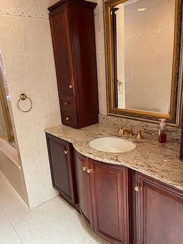 1st image of 217 0 48ave Queens Ky Floor 1-2