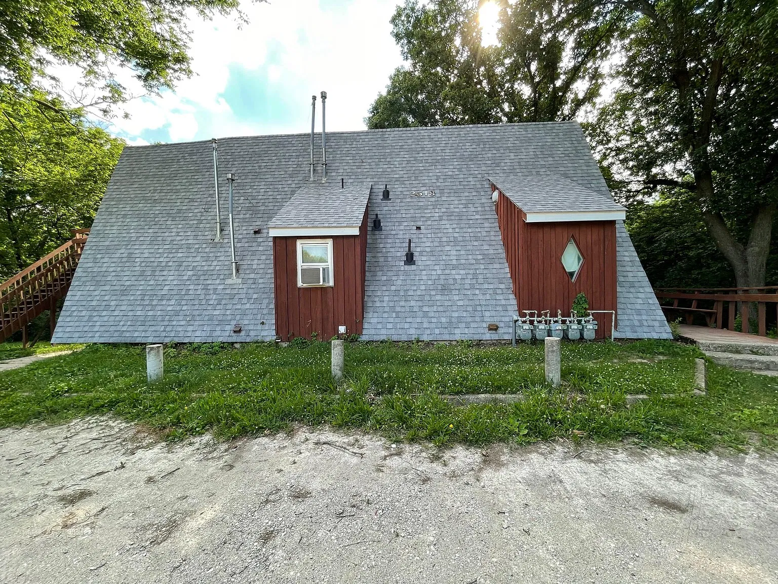 2518 W Jefferson St — Photo 2