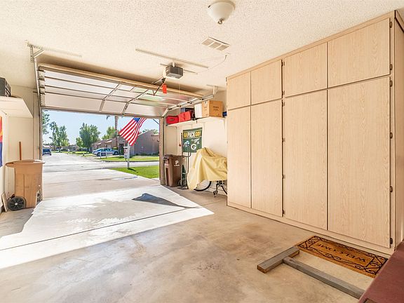 4th image of 9808 W Kerry Ln