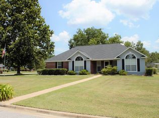 101 Travis Ln, Leesburg, GA 31763
