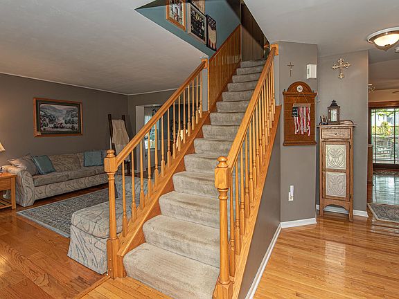 2nd image of 21131 W Chastworth Ln