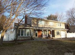 8 Darrell St, East Northport, NY 11731