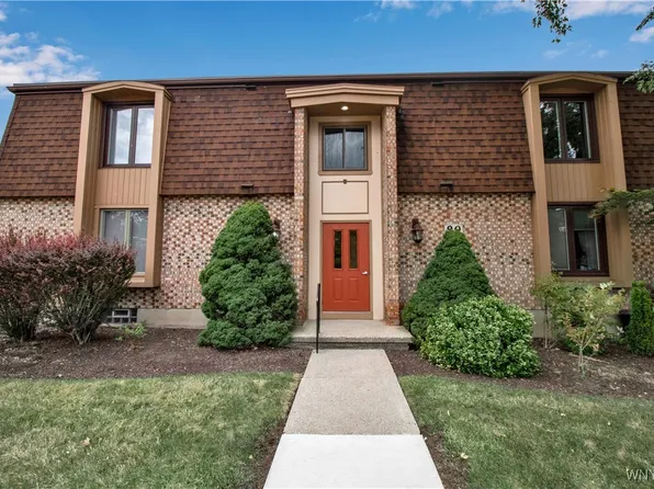 90 Charter Oaks Dr APT 4, Amherst, NY 14228