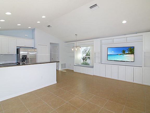 3rd image of 12681 Sagewood Dr