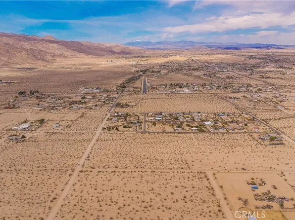 3112 Sullivan Rd, Twentynine Palms, CA 92277