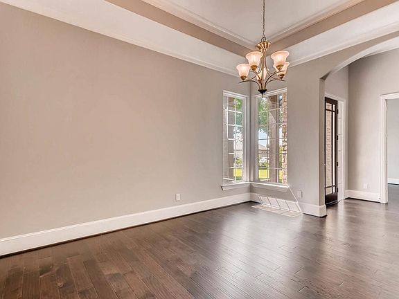 4th image of 104 Hazelnut Ct
