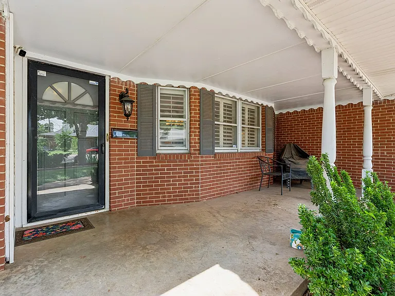 2428 NW 45th St — Photo 13