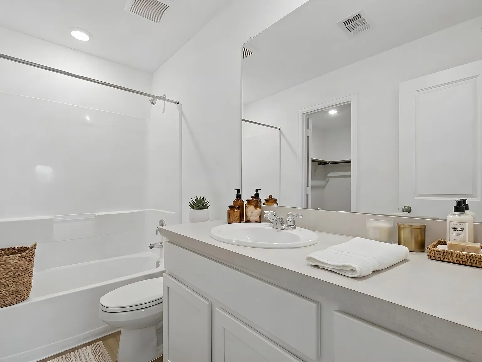 4 bed, 1683 sqft, $1,950 — Photo 1