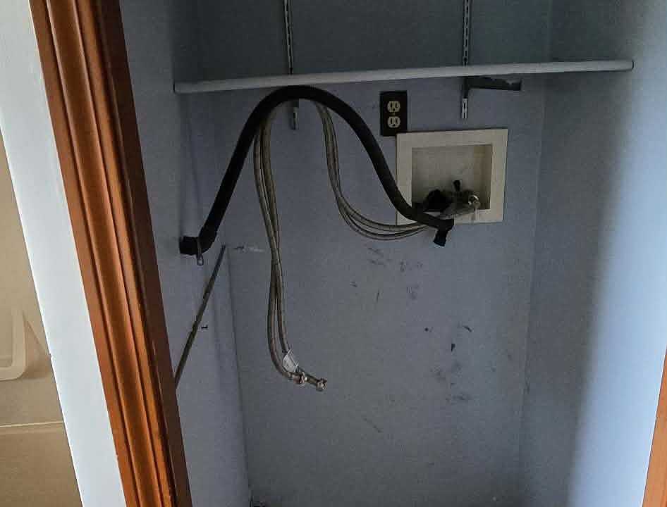 Washer/dryer hookup closet